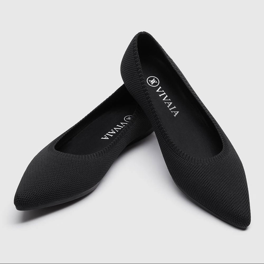 NEW Black Pointed Flats